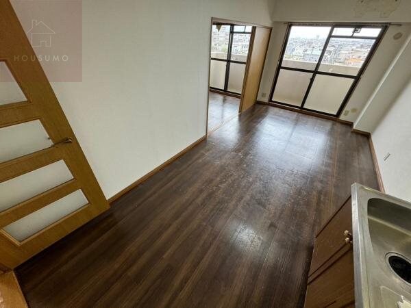 物件内観写真3　(使いやすいリビングです)