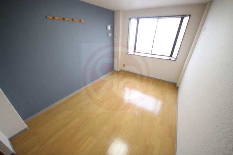 物件内観写真6　(ゆったりとした居間です)