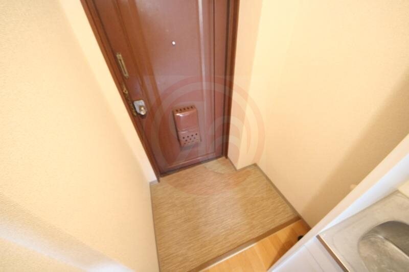 物件内観写真14　(明るい玄関です)