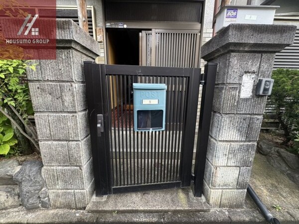 エントランス(建物の内部です)