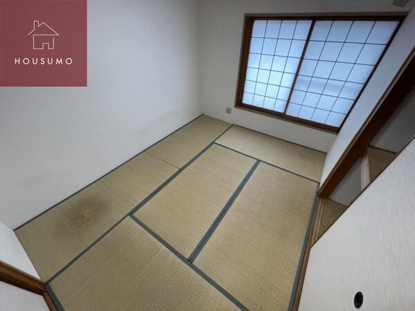 和室(日本らしい落ち着いた雰囲気の和室です)