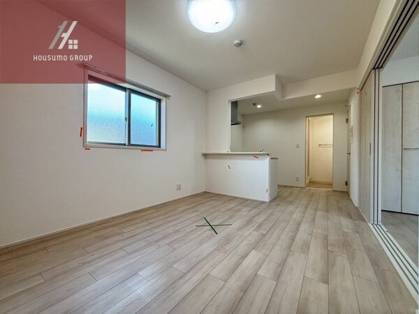 居室(ゆったりとした居間です)