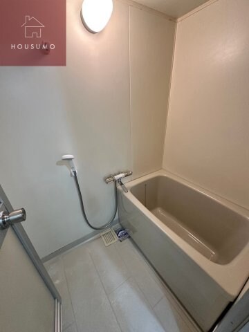 物件内観写真9　(落ち着いた空間のお風呂です)