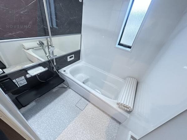 物件内観写真10　(コンパクトで使いやすいお風呂です)