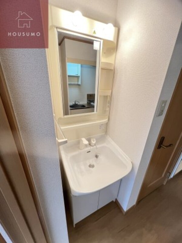 洗面・脱衣所(ゆったりとスペースのある洗面所)
