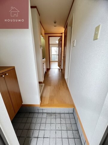 物件内観写真11　(きれいな玄関です)