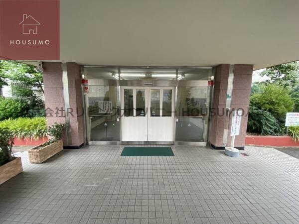 物件外観写真2　(ゆとりのあるロビーです)