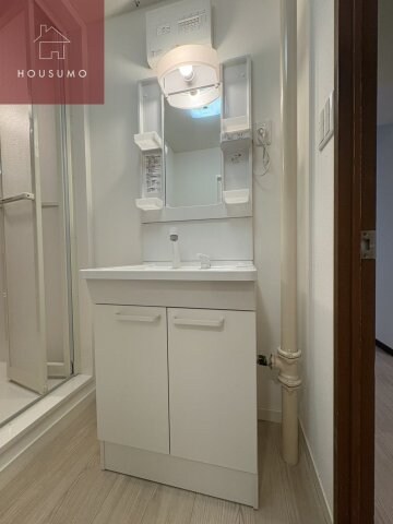 物件内観写真16　(独立洗面台で身支度をすべて済ませてしまいましょう)