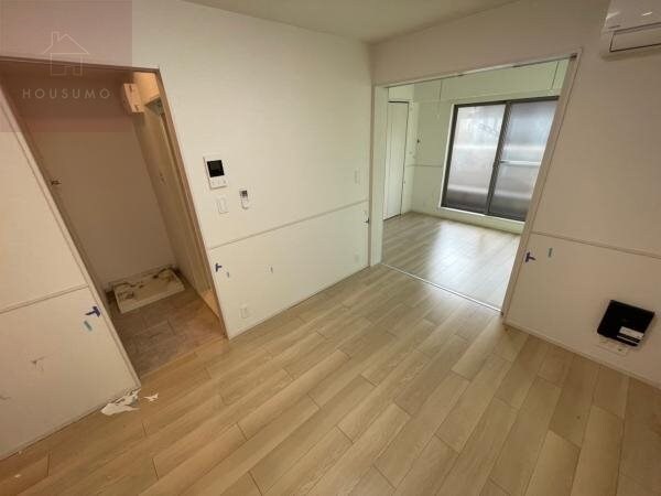 物件内観写真16　(ゆったりとしたリビングです)