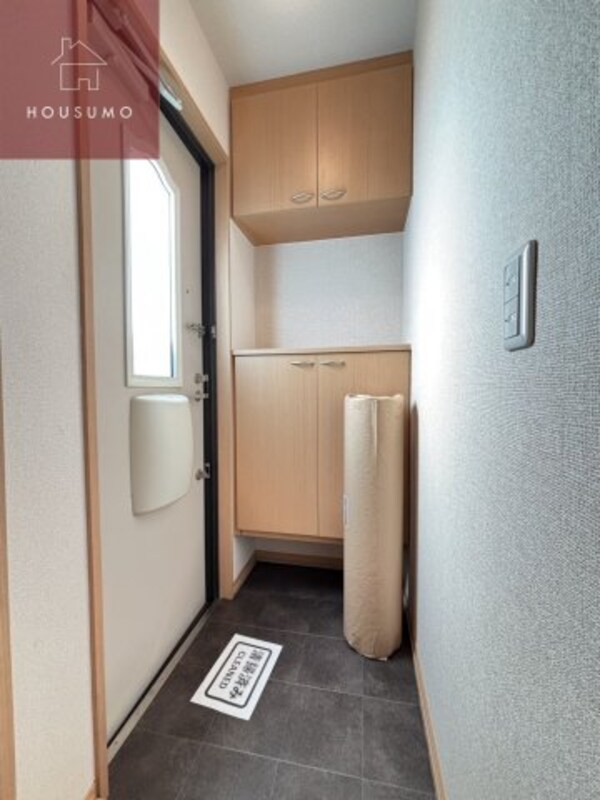 玄関(シンプルで使いやすい玄関です)
