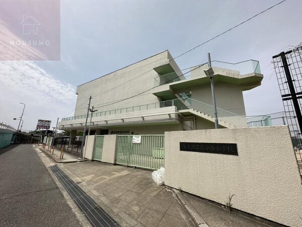 周辺環境(八尾市立 高安西小学校 583m)
