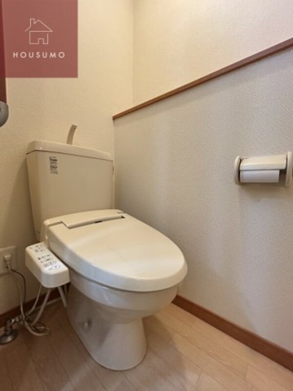 トイレ(コンパクトで使いやすいトイレです)