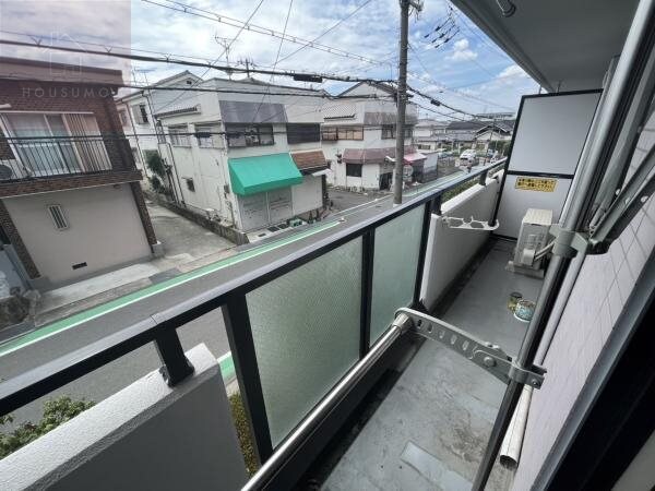 物件内観写真13　(開放的で明るい空間を演出してくれるバルコニーです)