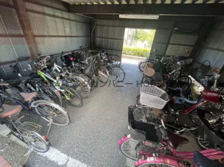 物件内観写真15　(駐輪場です)