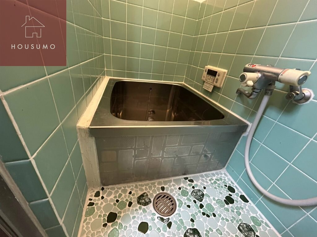 物件内観写真5　(日々の疲れを癒すお風呂付です)