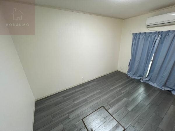 物件内観写真4　(使いやすい居間です)