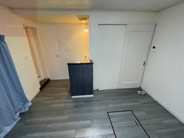 物件内観写真19　(広くて明るい寝室)