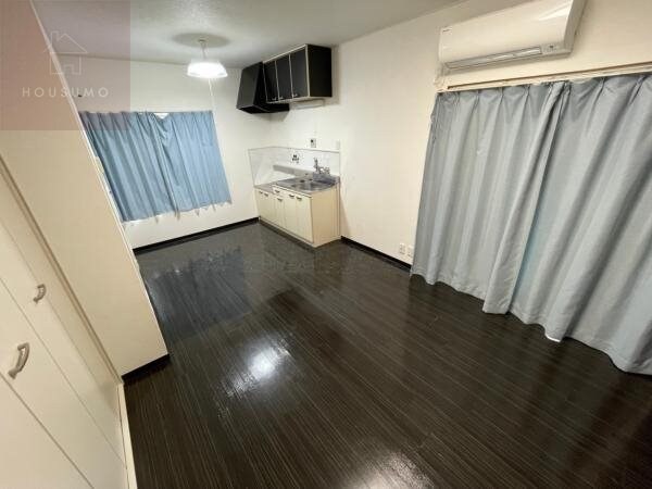 物件内観写真4　(リビングです)