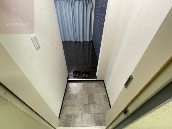 物件内観写真9　(ゆったりとした玄関です)