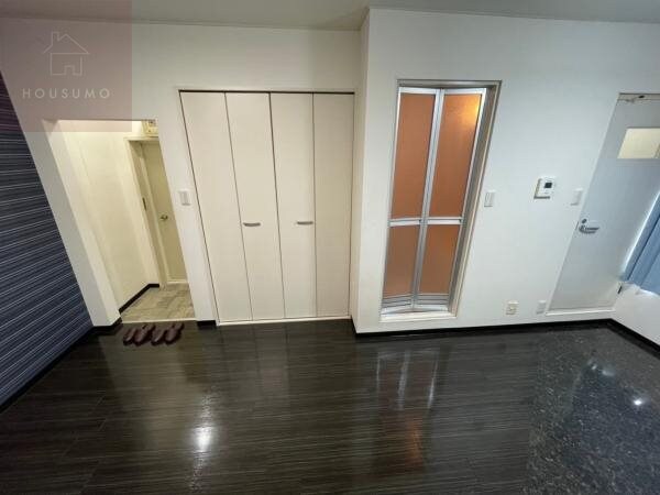 寝室(落ち着いて過ごせるお部屋なので、寝室にいかがでしょうか)