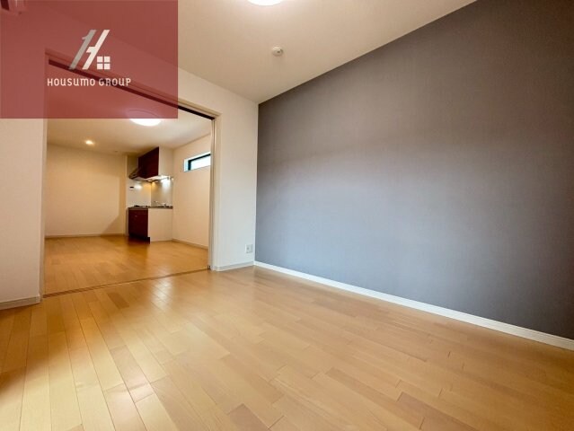 物件内観写真7　(ゆったりした洋室です)