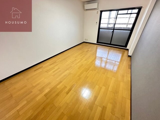 物件内観写真5　(使い勝手のいい寝室です)