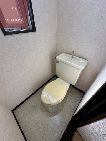 物件内観写真8　(落ち着いたトイレです)