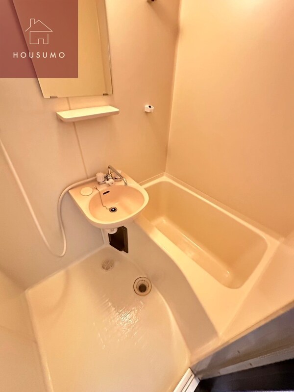 浴室(日々の疲れを癒すお風呂付です)