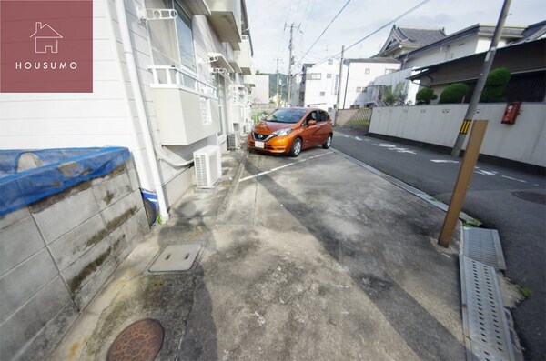 駐車場(駐車場があるので、車を買う予定の方も安心です)