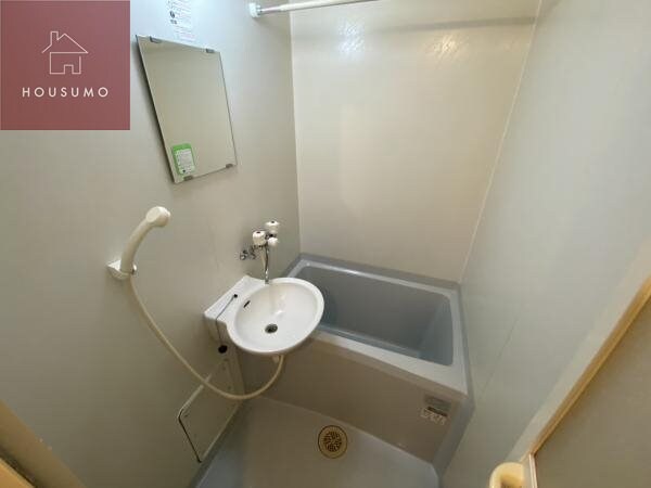 浴室(日々の疲れを癒すお風呂付です)