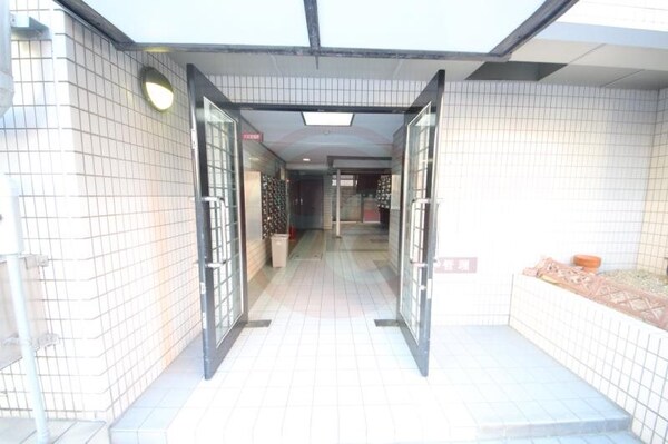 エントランス(建物の内部です)