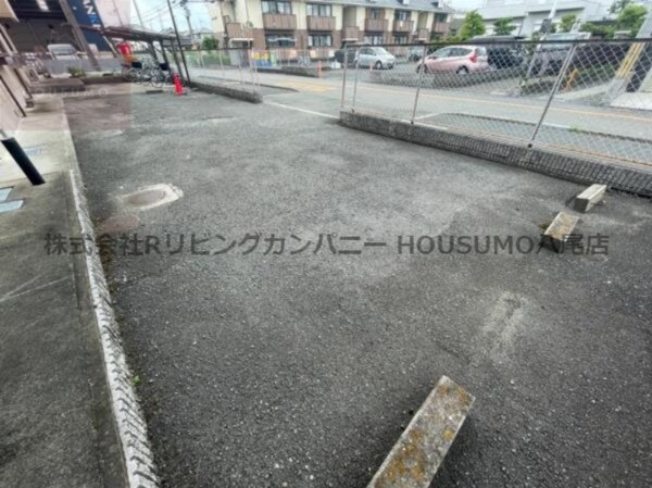 駐車場(駐車場です)