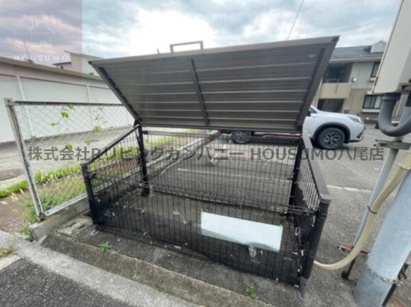 建物設備(敷地内ごみ置き場です)