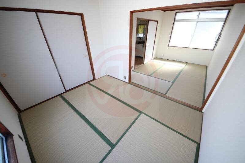 物件内観写真5　(おしゃれな居間です)