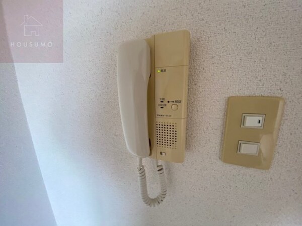 セキュリティ(明るい玄関です)