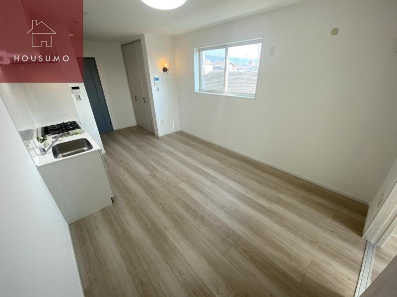 物件内観写真5　(リビングです)