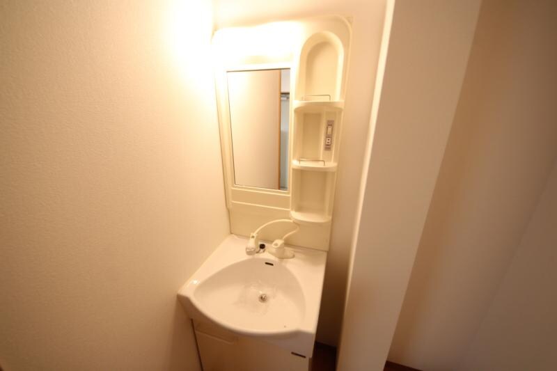 物件内観写真6　(コンパクトなキッチンで掃除もラクラク)