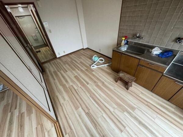 物件内観写真16　(ゆったり過ごせる居間です)