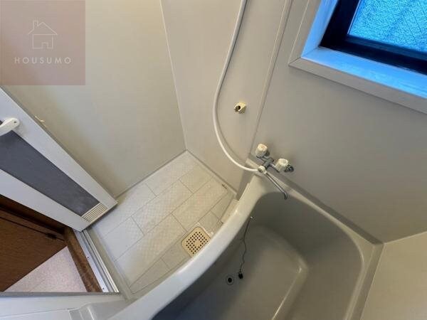 浴室(コンパクトで使いやすいお風呂です)