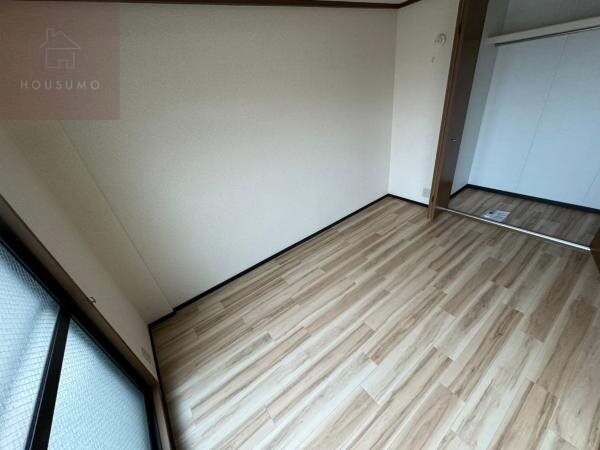 洋室(使い勝手のいい洋室です)