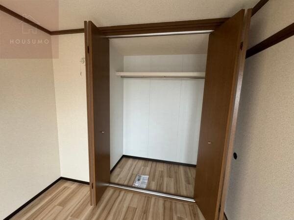 物件内観写真25　(大きなスペースがあり、収納には困りません)