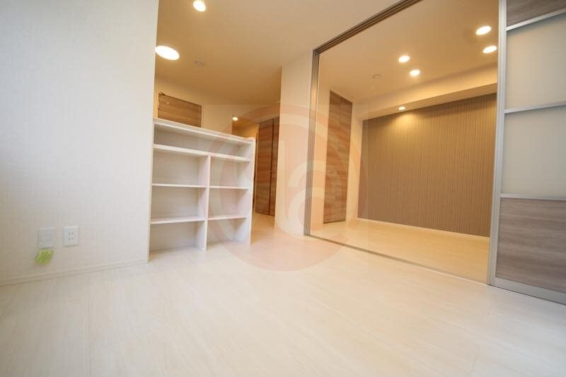 物件内観写真5　(おしゃれな居間です)