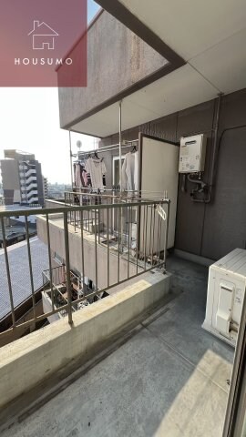 物件内観写真11　(お洗濯にも便利なバルコニー付き)