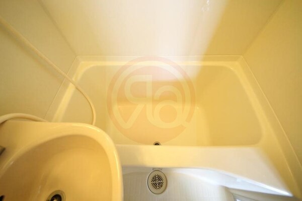 浴室(コンパクトで使いやすいお風呂です)