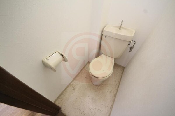 トイレ(コンパクトで使いやすいトイレです)