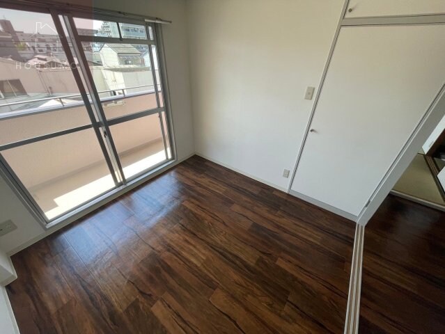 物件内観写真10　(落ち着いた色調のトイレです)