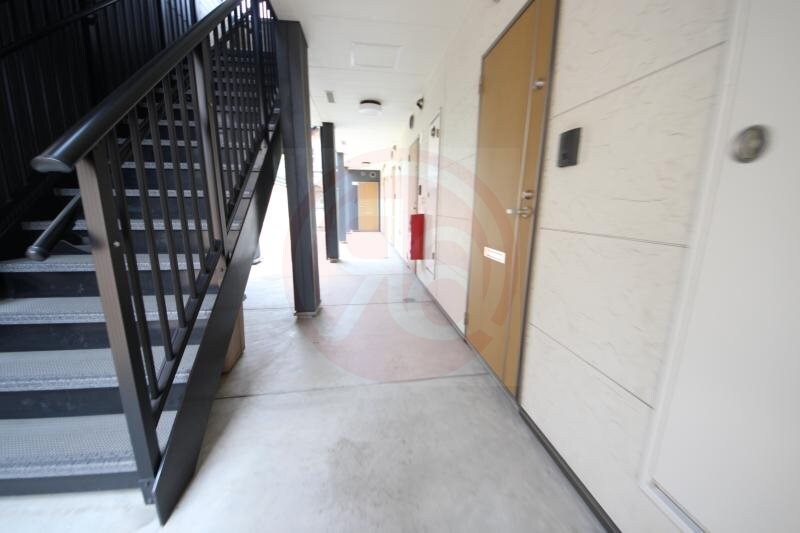 物件外観写真3　(落ち着いたロビーです)