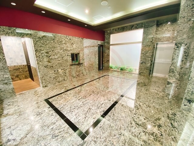 物件外観写真3　(エントランスです)