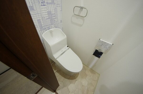 トイレ(コンパクトで使いやすいトイレです)
