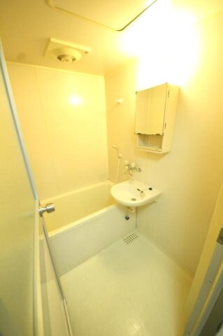 物件内観写真18　(日々の暮らしに欠かせないお風呂です)